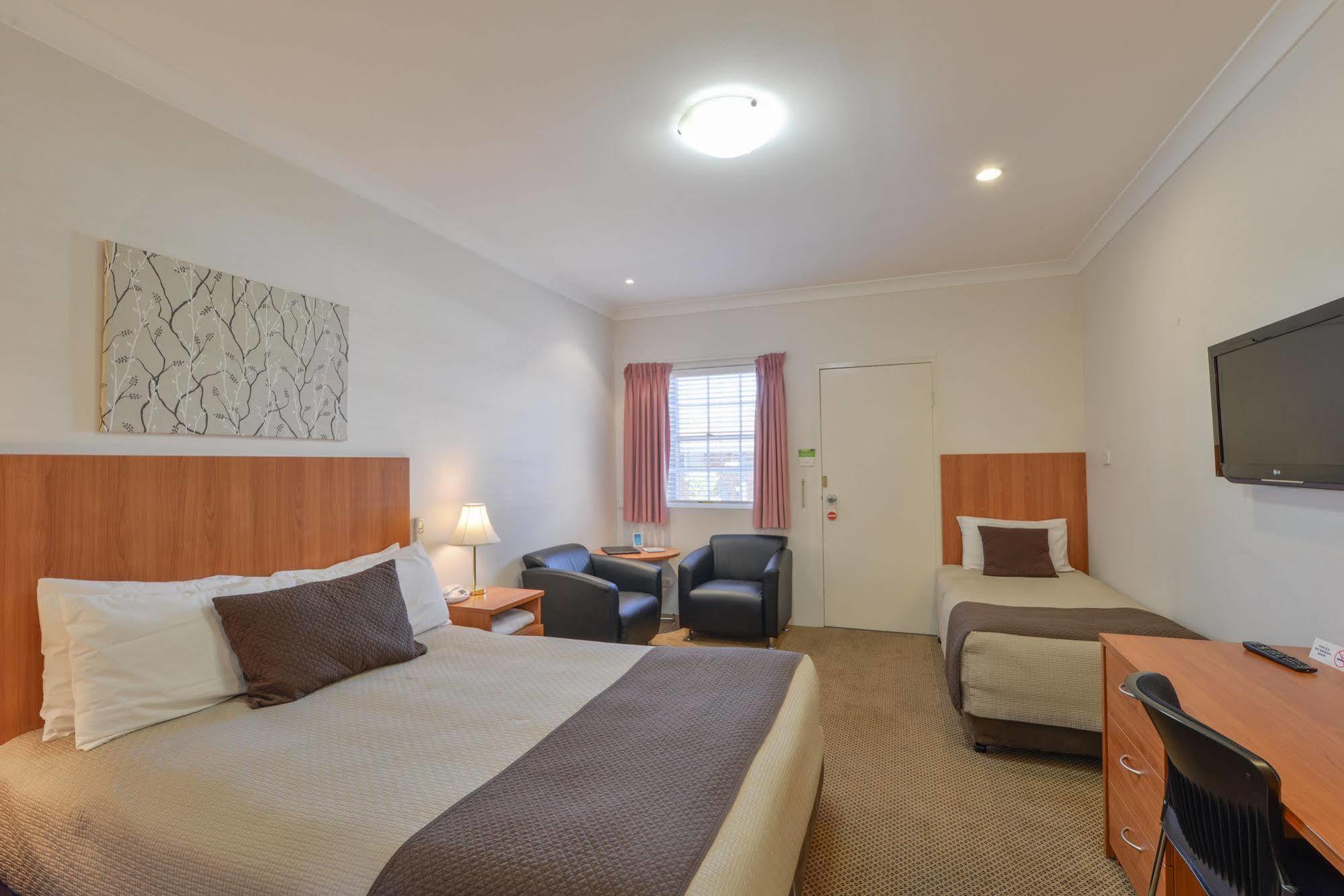 Cadman Motor Inn And Apartments Tamworth Exterior foto