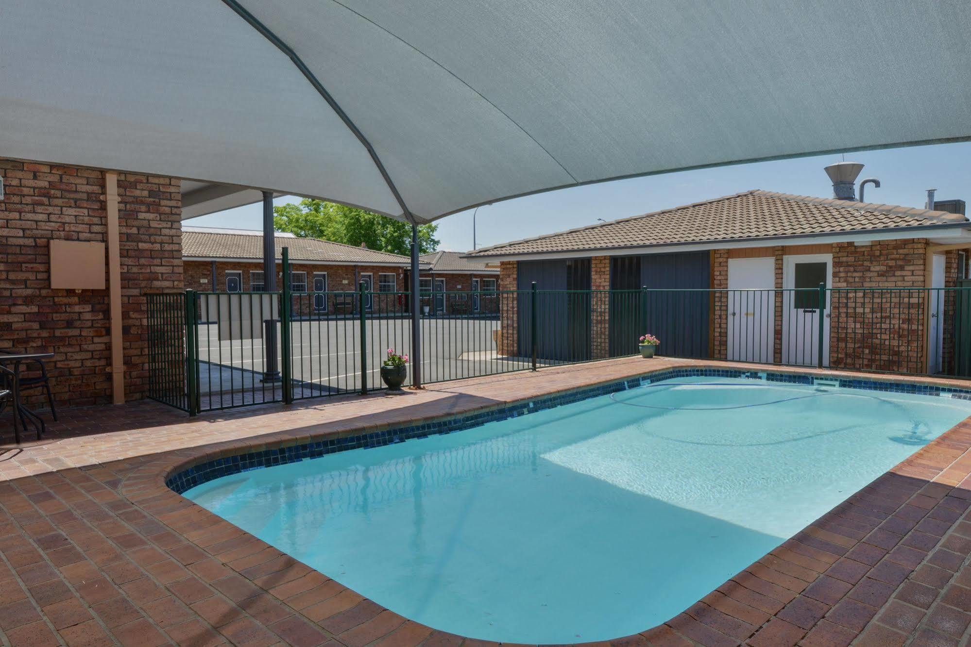 Cadman Motor Inn And Apartments Tamworth Exterior foto
