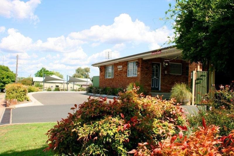Cadman Motor Inn And Apartments Tamworth Exterior foto